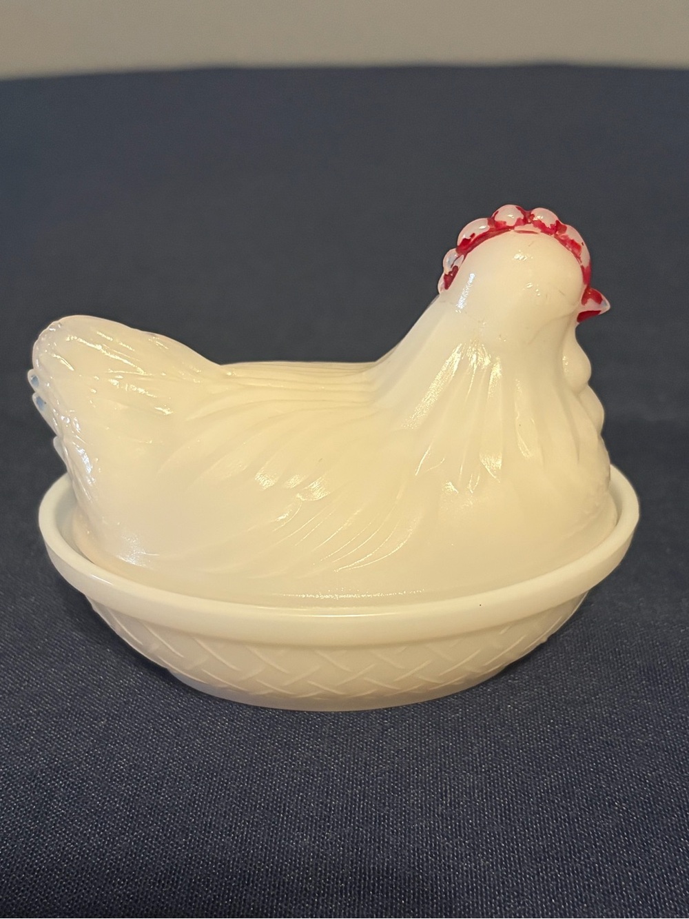 Vtg. Hazel Atlas  Opaque Milk Glass Hen on Nest Chicken Covered Dish 4.25" READ.